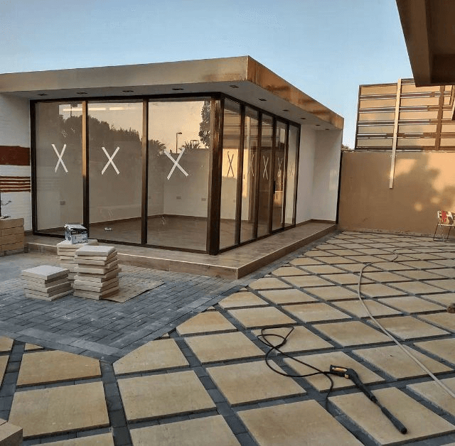 بناء ملاحق