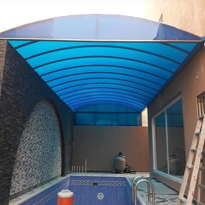 مظلات مسابح