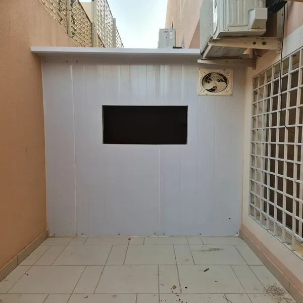 ملاحق ساندوتش بانل
